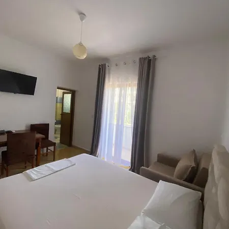 Tani Aparthotel *