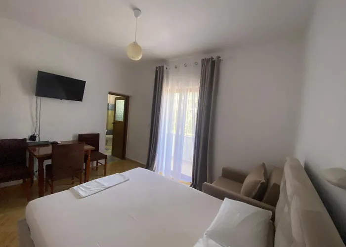 Tani Aparthotel 3*